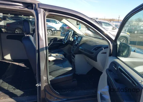 2015 Chrysler Town & Country Touring from USA, damaged, VIN 2C4RC1BG3FR572404